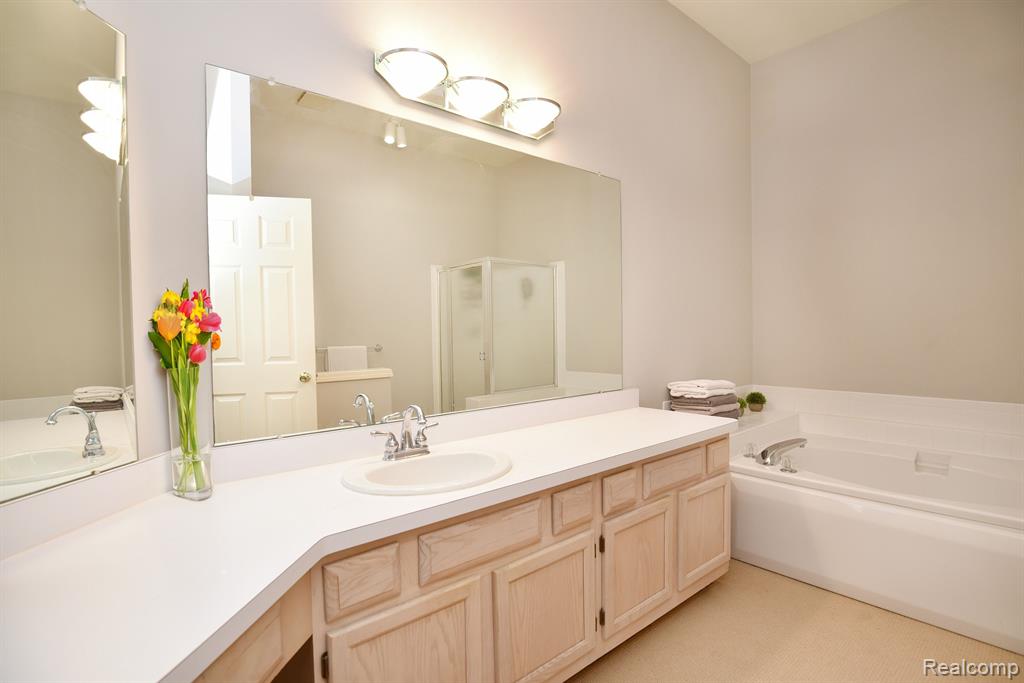 490 NEWBURNE POINTE, Bloomfield Hills, MI 48304 — Photo 15