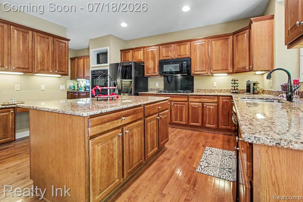 8273 Trafford Court, Canton, MI 48187 — Photo 11