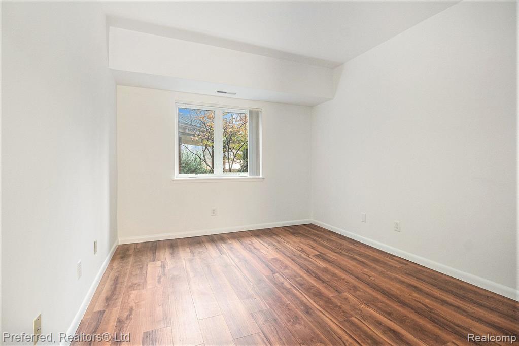 2125 NATURE COVE Court, 101, Ann Arbor, MI 48104 — Photo 22