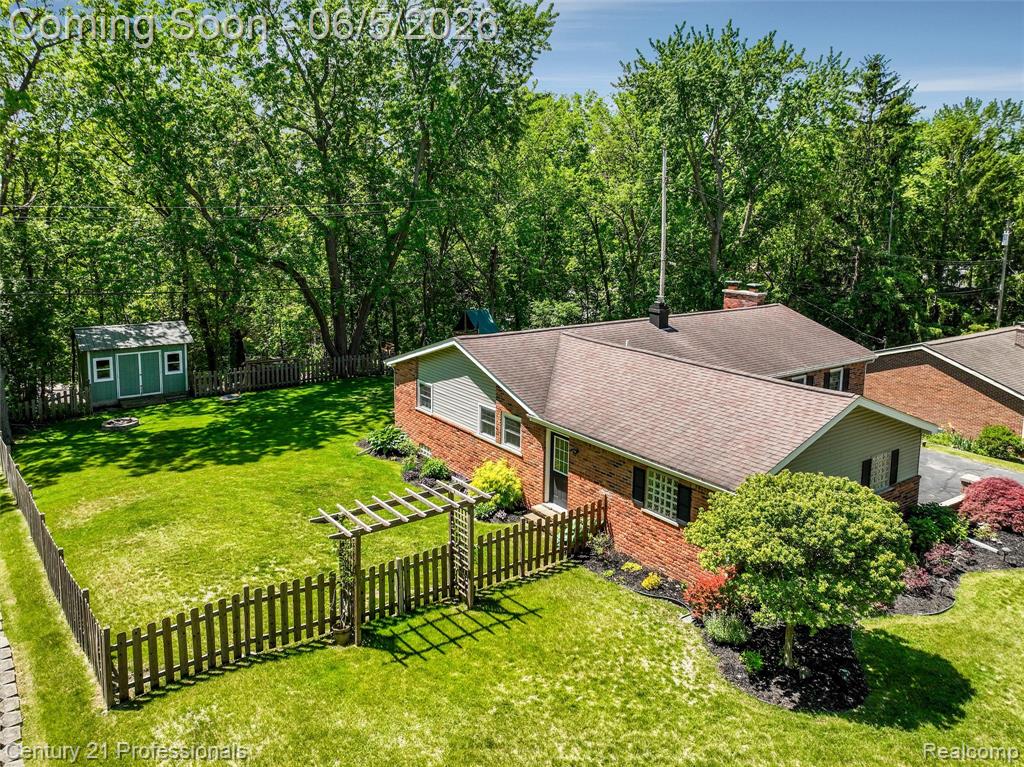 4921 Huron Drive, Clarkston, MI 48348 — Photo 34