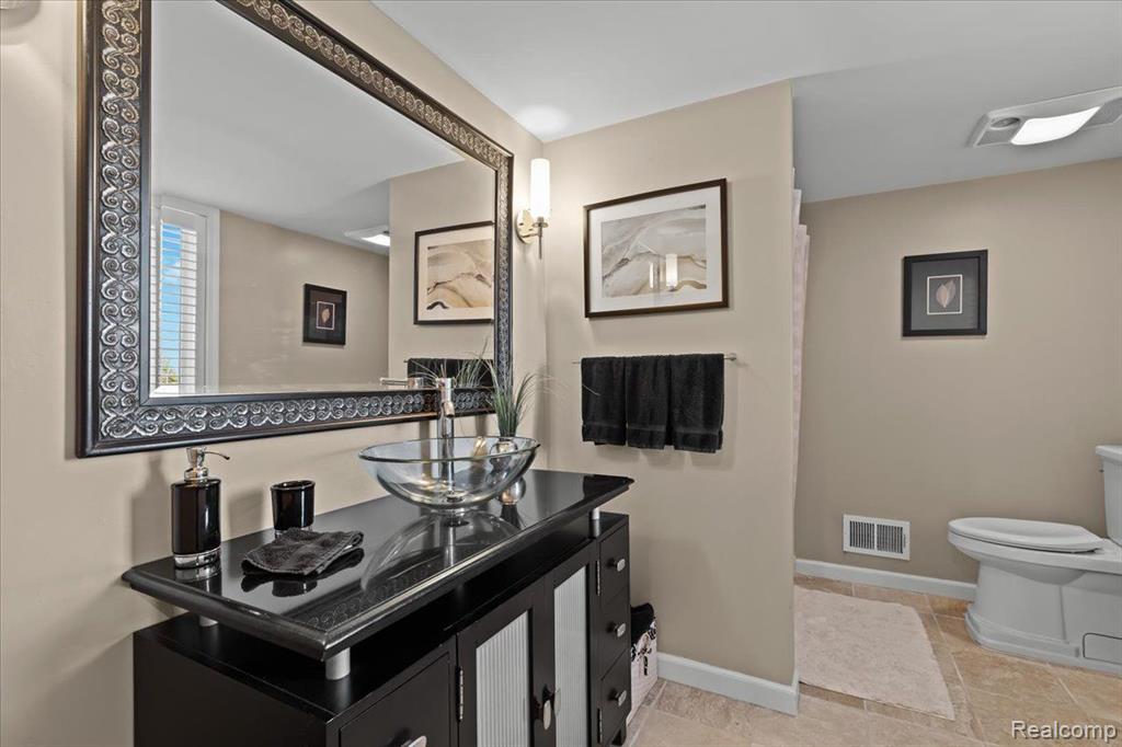57322 HIDDEN TIMBERS Drive, South Lyon, MI 48178 — Photo 36