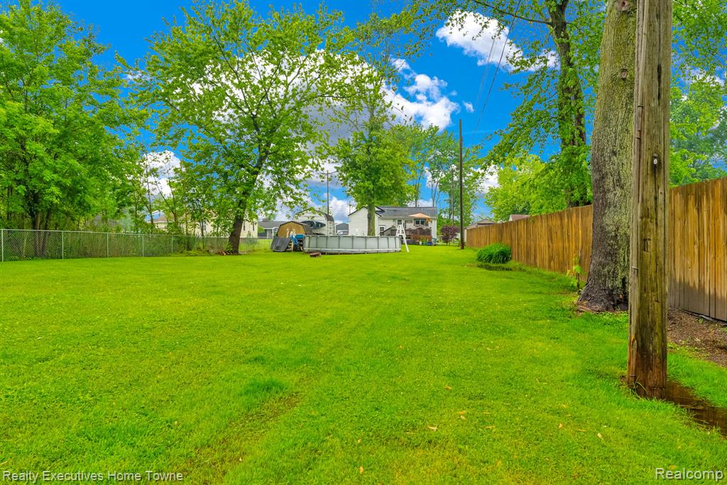 4478 Abel Drive, Lakeport, MI 48059 — Photo 38