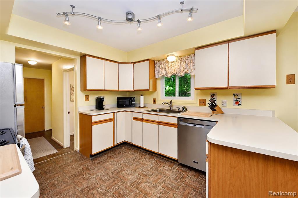 5888 Pentland Road, Bloomfield Hills, MI 48301 — Photo 12