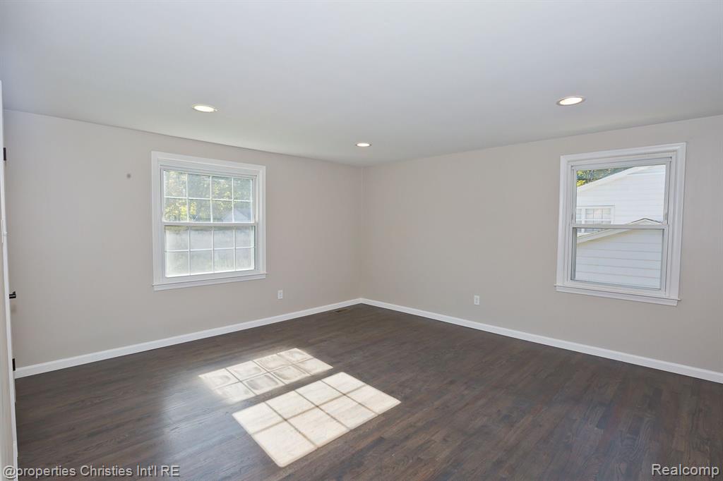 5582 NORTHCOTE, West Bloomfield, MI — Photo 58