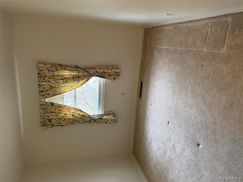 5374 Torrey Road, Flint, MI 48507 — Photo 15