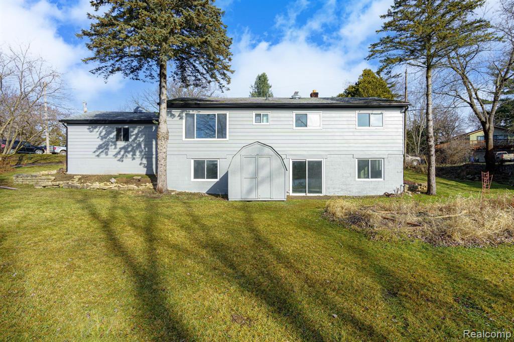 411 BUNNY RUN Boulevard, Lake Orion, MI 48362 — Photo 27