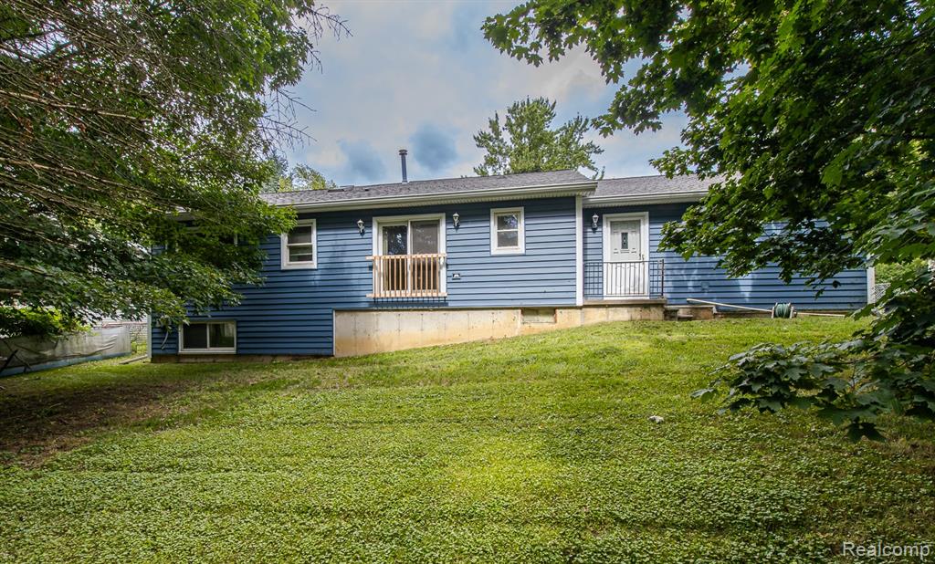 948 McClellan Street, Lake Orion, MI 48362 — Photo 2