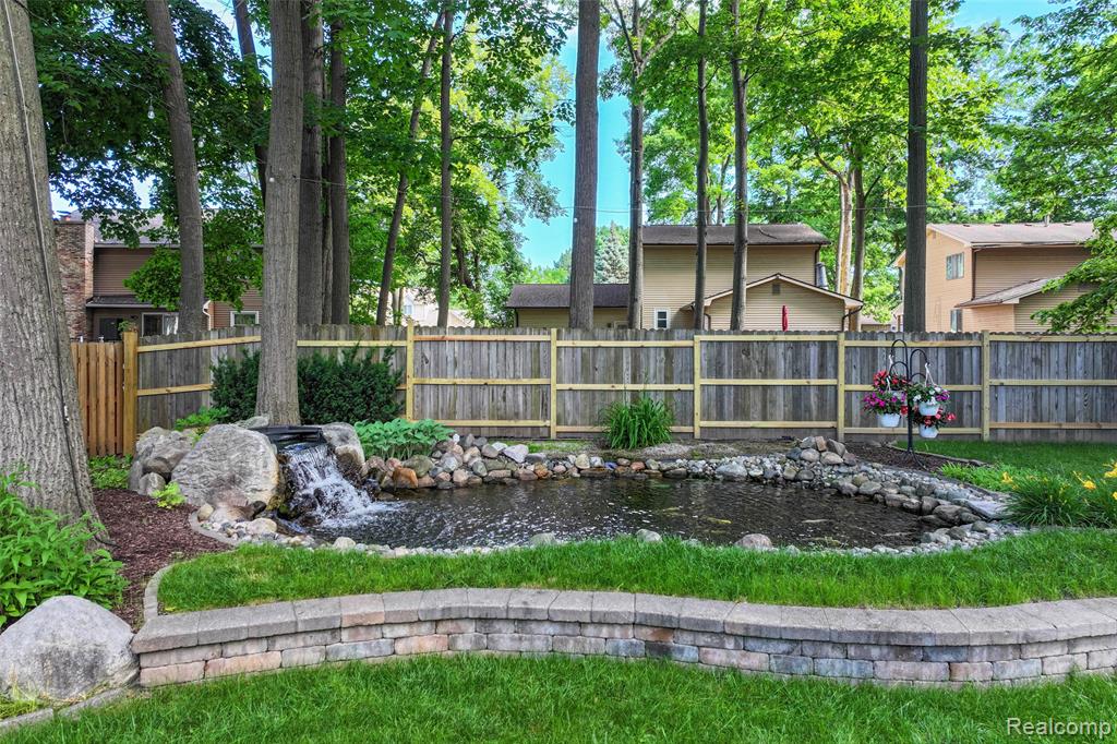 5327 Olde Saybrooke Road, Grand Blanc, MI 48439 — Photo 35