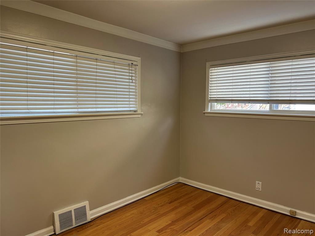 8511 YALE Street, Oak Park, MI 48237 — Photo 8