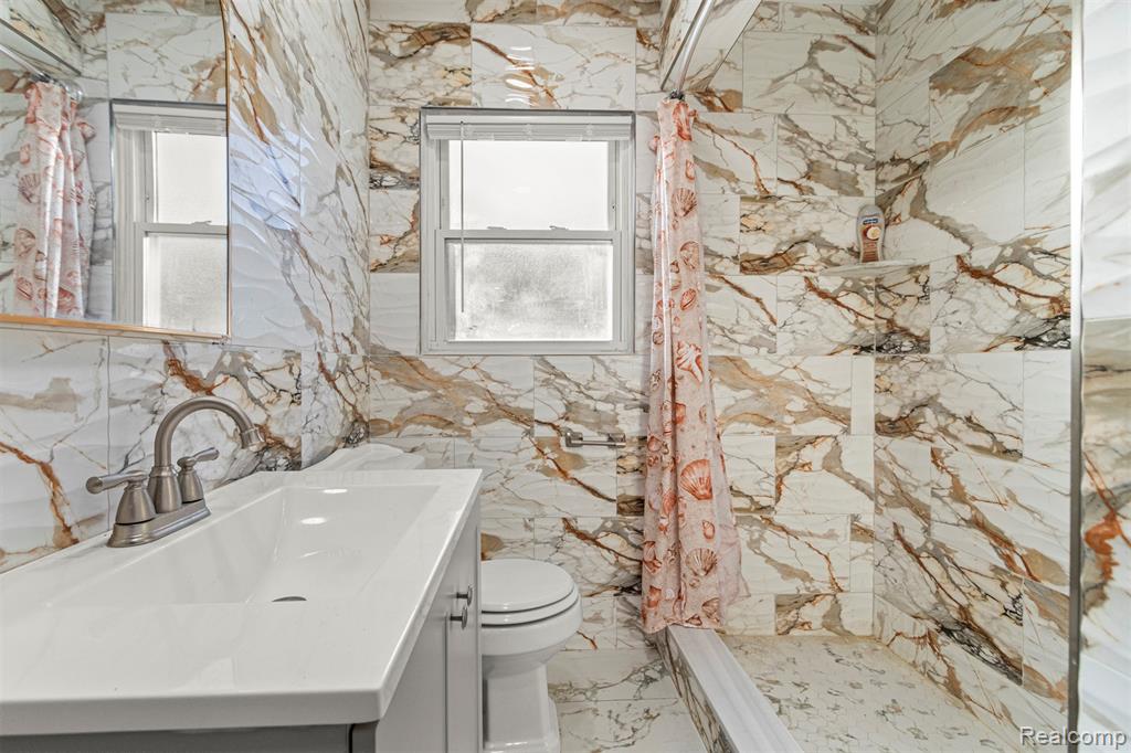 9319 Merriman Road, Livonia, MI 48150 — Photo 16