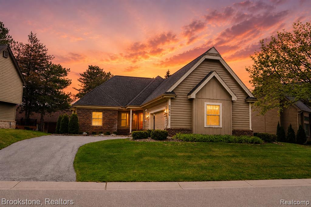 5624 Northcrest Crossing, Clarkston, MI — front exterior