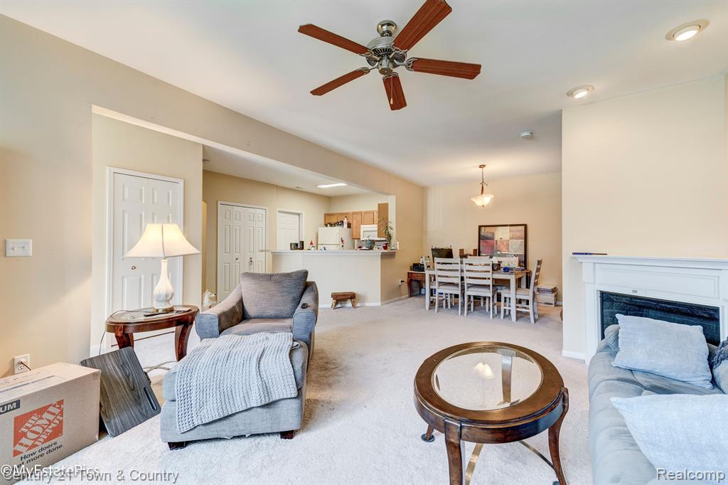28104 CHESAPEAKE Circle, 334, Walled Lake, MI 48390 — Photo 12