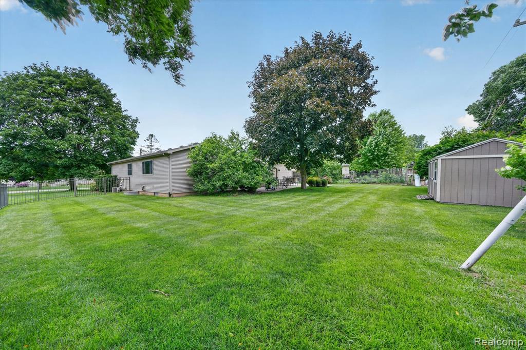 6409 Hollyhock Trail, Brighton, MI 48116 — Photo 32