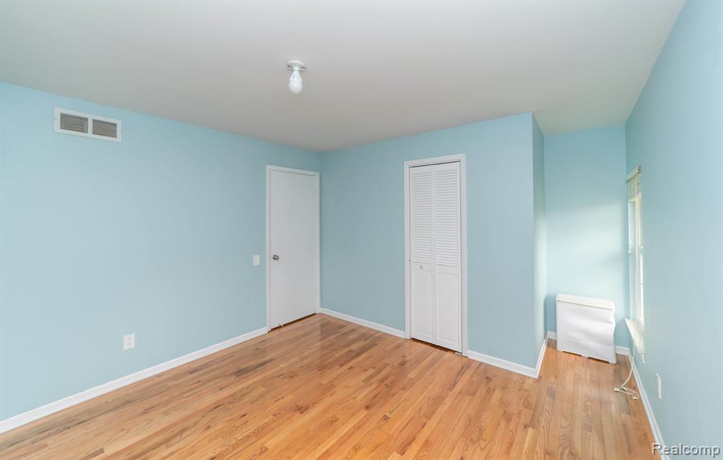 5628 WARRENSHIRE Drive, West Bloomfield, MI — Photo 43