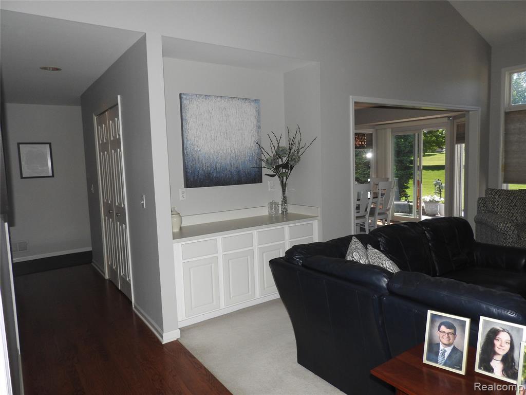 43124 Gina Drive, Sterling Heights, MI 48314 — Photo 13
