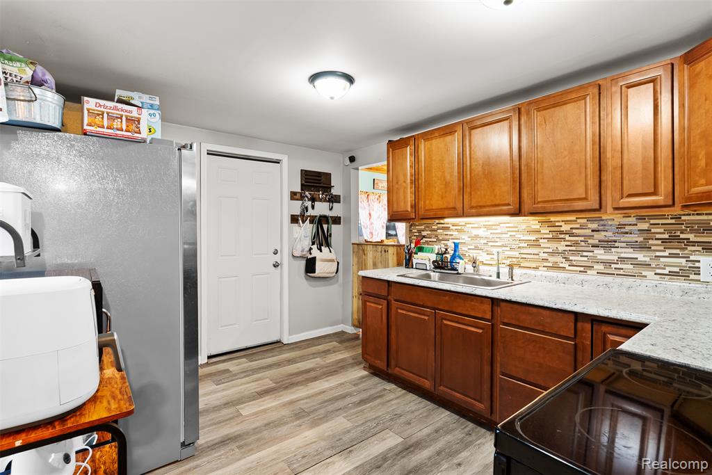 7250 Frances Road, Flushing, MI 48433 — Photo 15