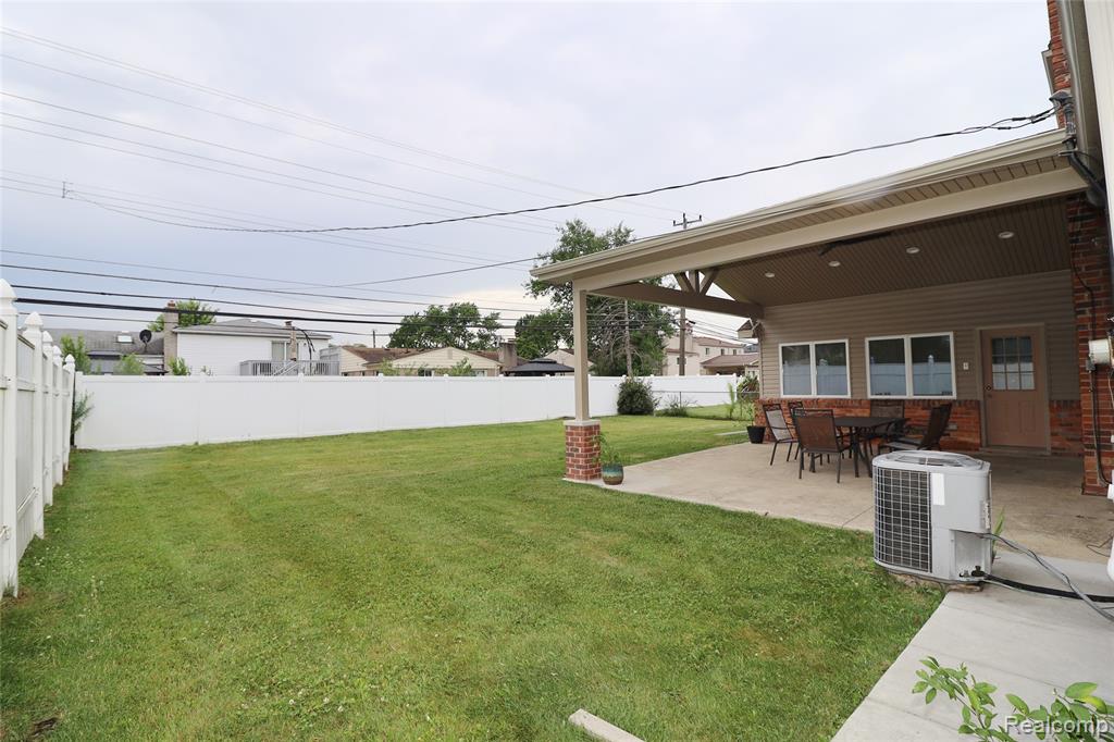 739 Kinloch Street, Dearborn Heights, MI 48127 — Photo 8