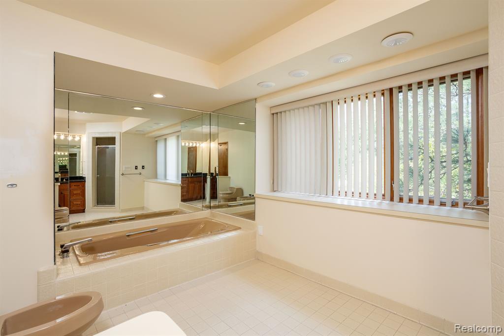 4421 PINEHURST Drive, West Bloomfield, MI — Photo 41