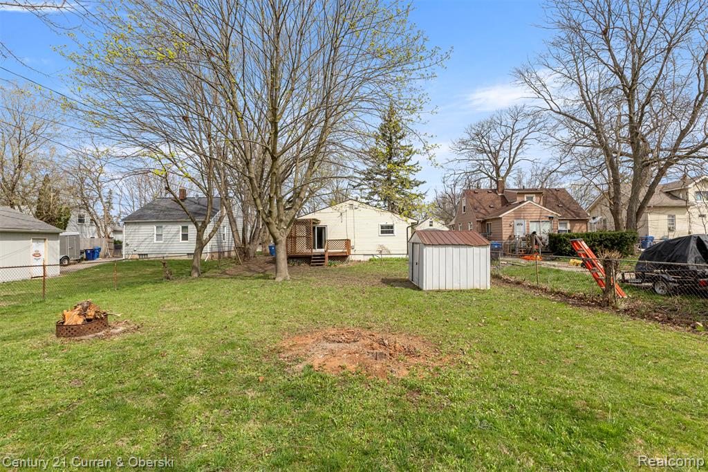 977 Boston Avenue, Waterford, MI 48328 — Photo 25