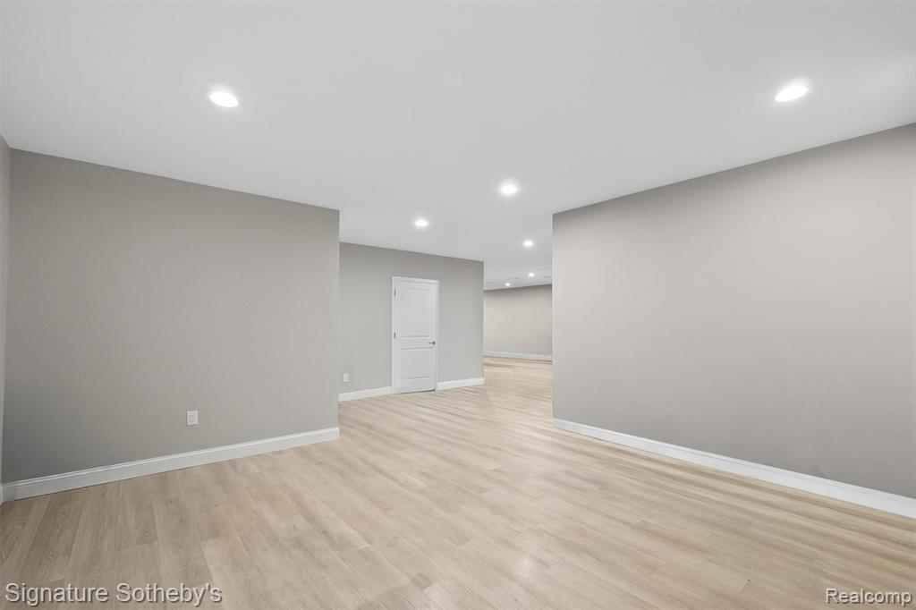 654 SHEPARDBUSH Street, Birmingham, MI 48009 — Photo 36