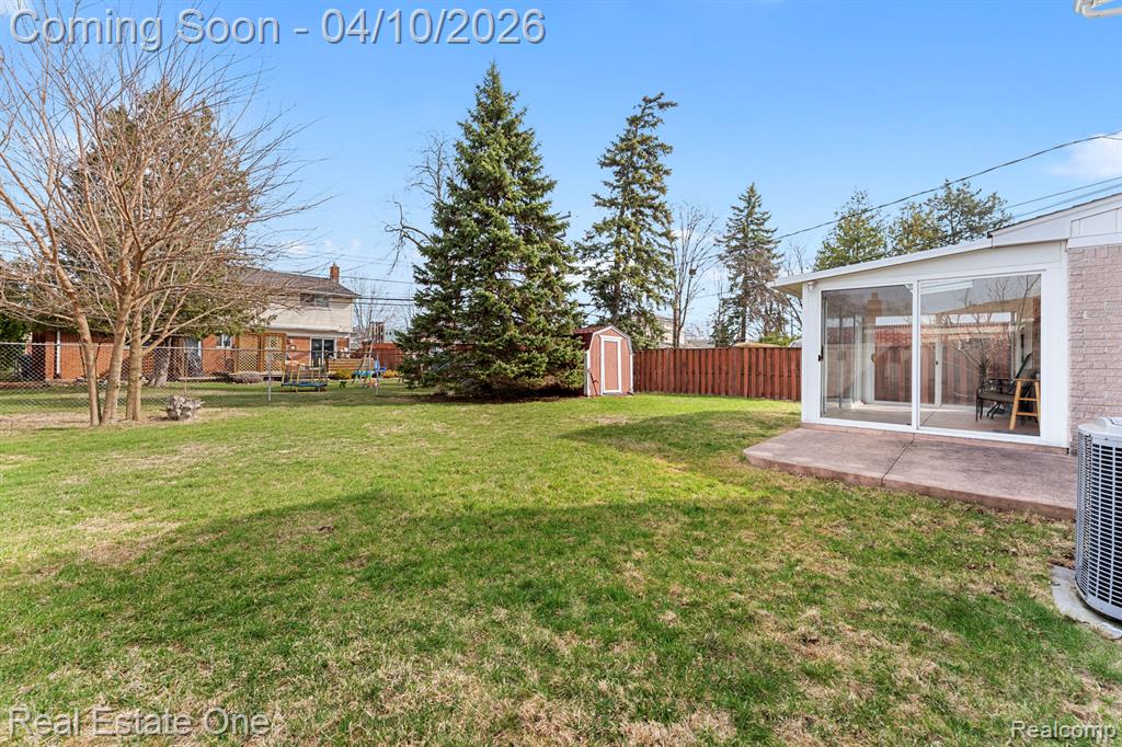 14262 Dundee Street, Riverview, MI 48193 — Photo 24