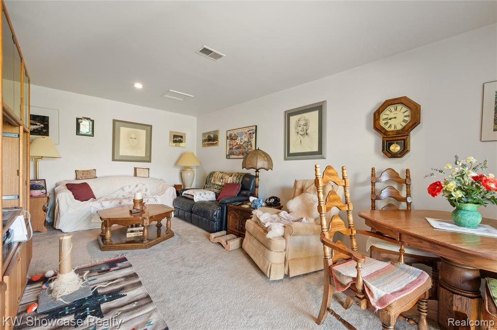 727 Mill Pointe Drive, 16, Milford, MI 48381 — Photo 31