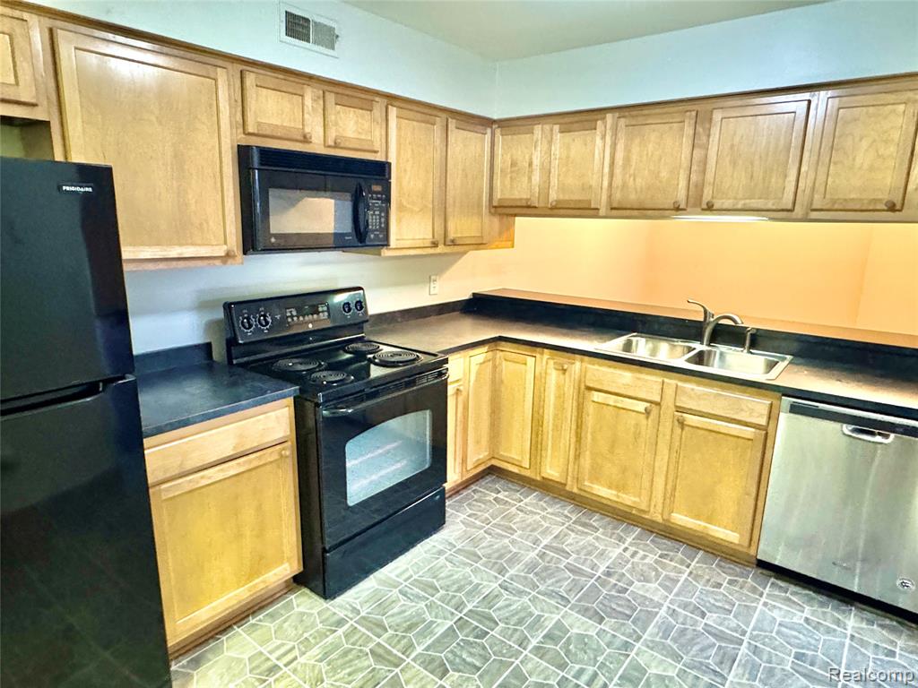 2605 Greenstone Boulevard, 201, Auburn Hills, MI 48326 — Photo 10