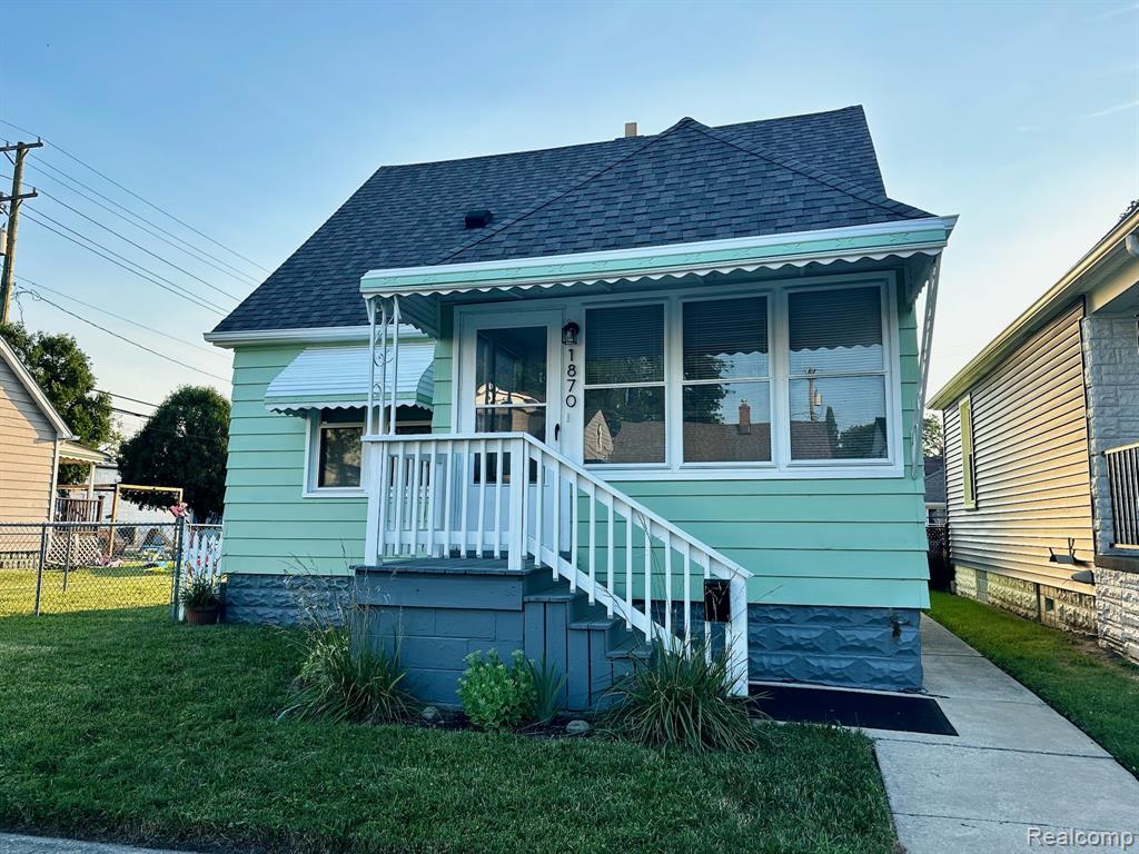 1870 8TH Street, Wyandotte, MI 48192