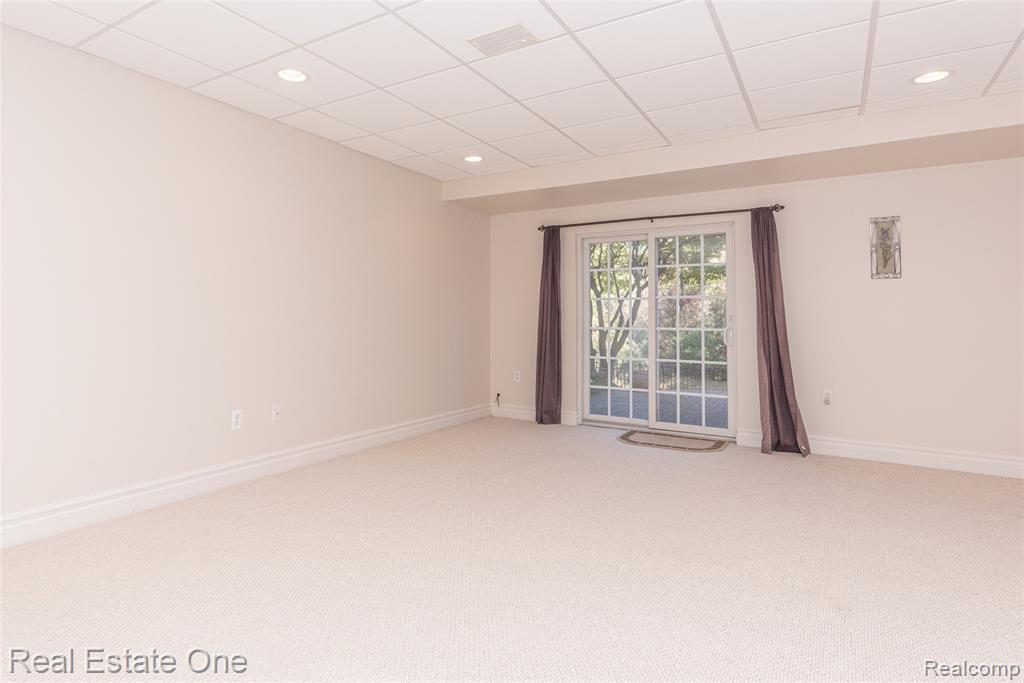 26610 Valhalla Drive, Farmington Hills, MI 48331 — Photo 57