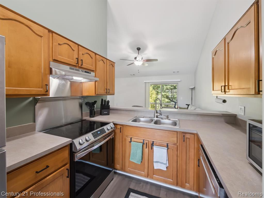 41027 Rose Lane, Clinton Twp, MI 48036 — Photo 10