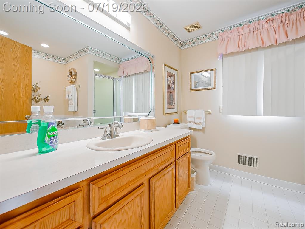43461 Pointe Drive, Clinton Twp, MI 48038 — Photo 24