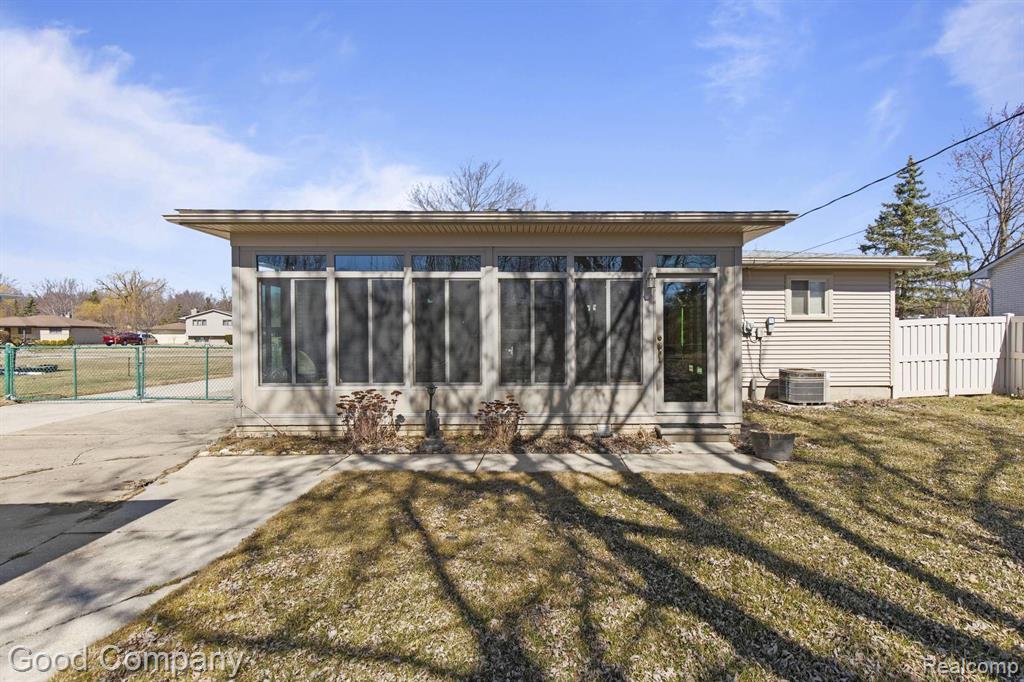 48164 MALLARD Drive, Chesterfield, MI 48047 — Photo 30