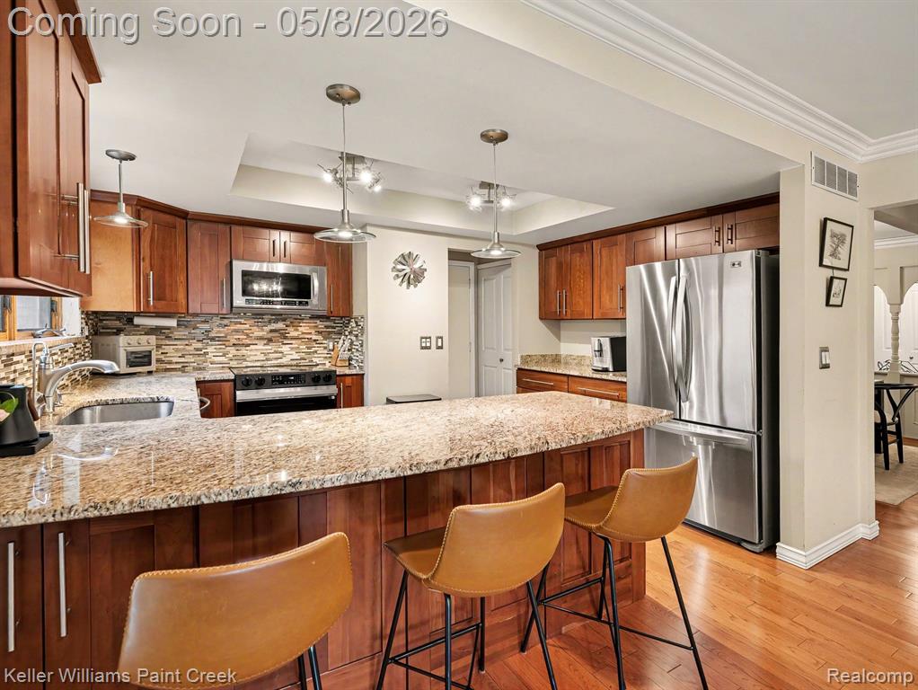 1949 Canary Court, Troy, MI 48084 — Photo 12