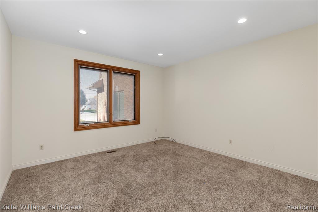 37580 Lakeshore Drive, Harrison Township, MI — Photo 34