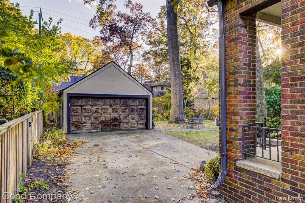 551 W Oakridge Street, Ferndale, MI 48220 — Photo 53