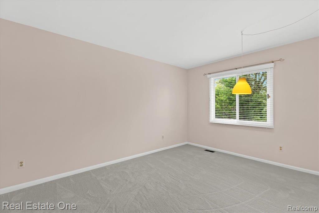 585 Dorchester Way, Milford, MI 48381 — Photo 64