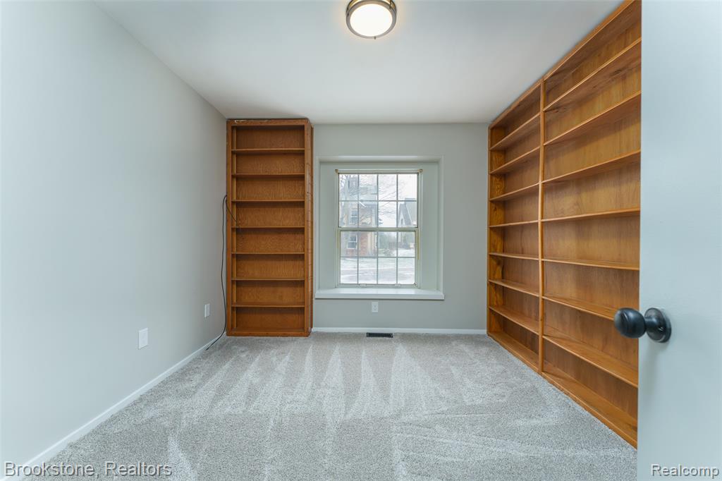 886 Whisperwood Trail, Fenton, MI 48430 — Photo 10