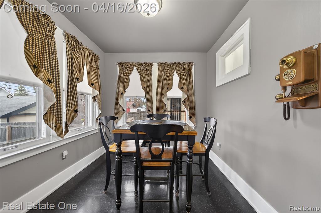 486 W Iroquois Road, Pontiac, MI 48341 — Photo 16