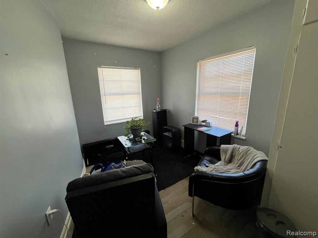 5500 Chalmers Street, Detroit, MI 48213 — Photo 33