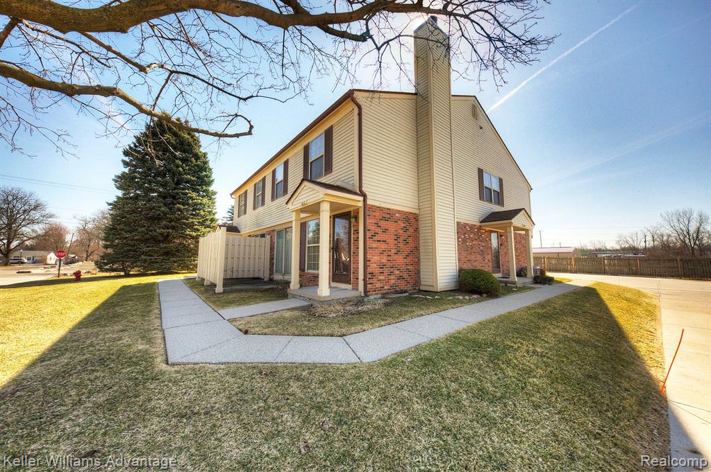 1612 WIMBLEDON Drive, Walled Lake, MI 48390 — Photo 35