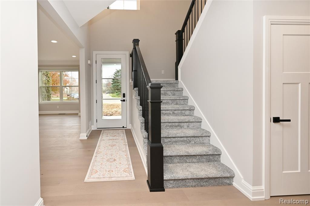 486 Green Hill Lane, Lake Orion, MI — Photo 2