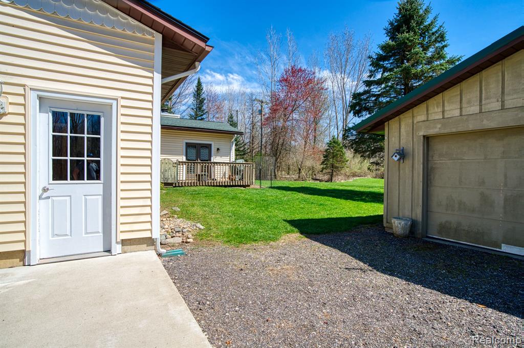 9333 W COON LAKE Road, Gregory, MI 48137 — Photo 25