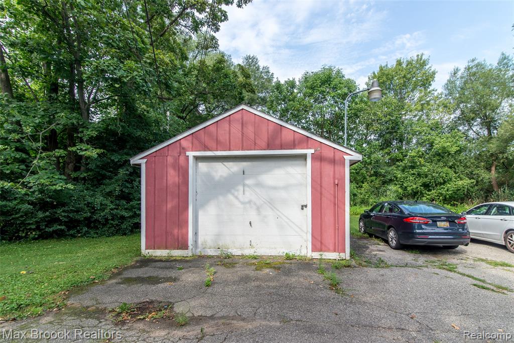 465 Robert Court, Auburn Hills, MI 48326 — Photo 6