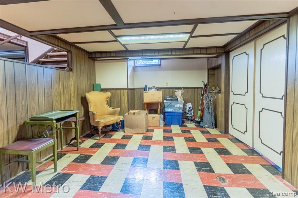 8487 Salem Lane, Dearborn Heights, MI 48127 — Photo 26