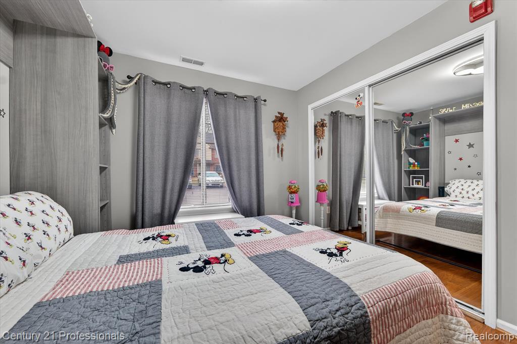 45555 Hidden View Court, 6 Mile Rd, Utica, MI 48315 — Photo 18