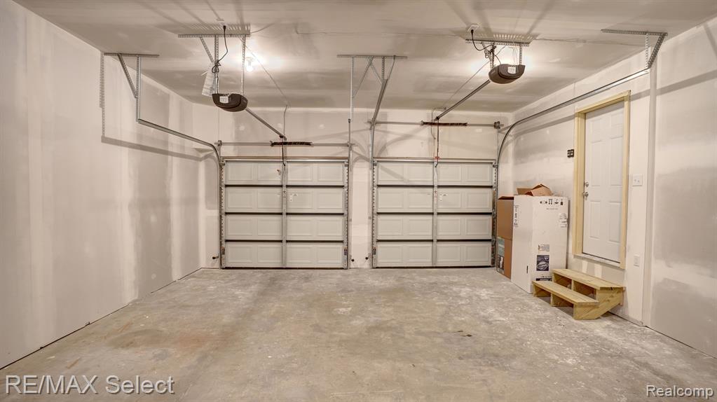 207 CLARENCE Street, Holly, MI 48442 — Photo 33