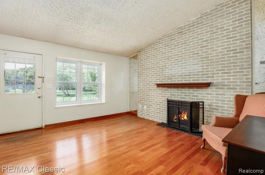 41716 ONAWAY Drive, Northville, MI 48167 — Photo 5