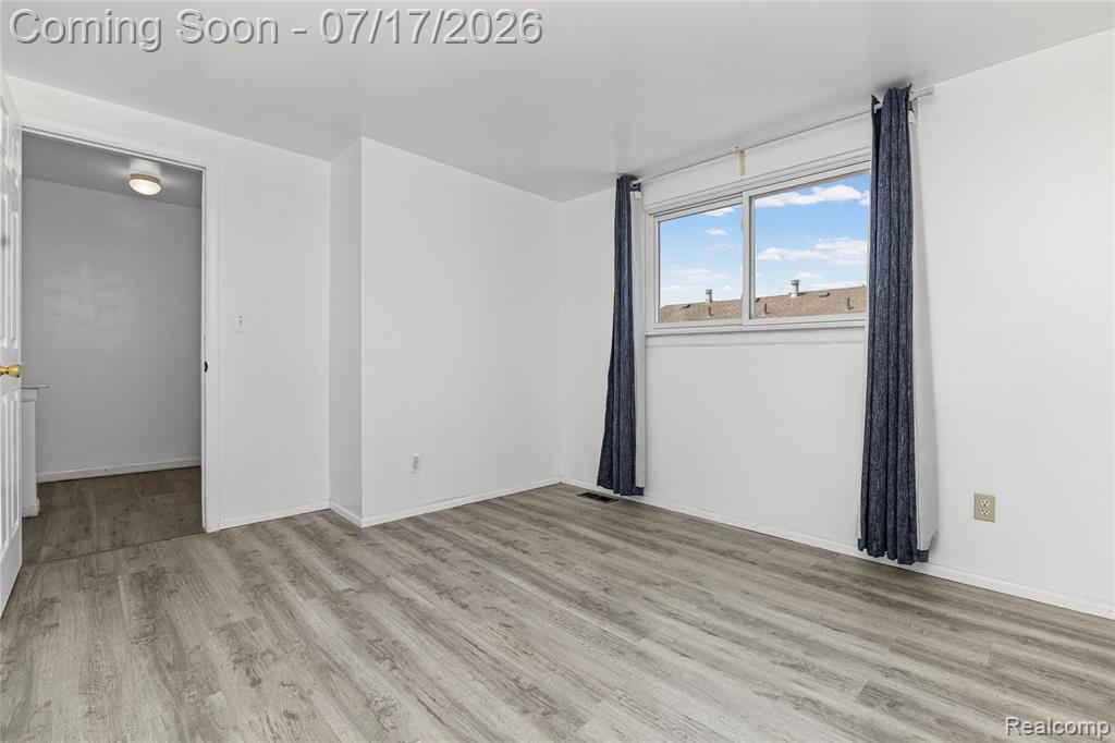 8136 Busko, Warren, MI 48093 — Photo 22