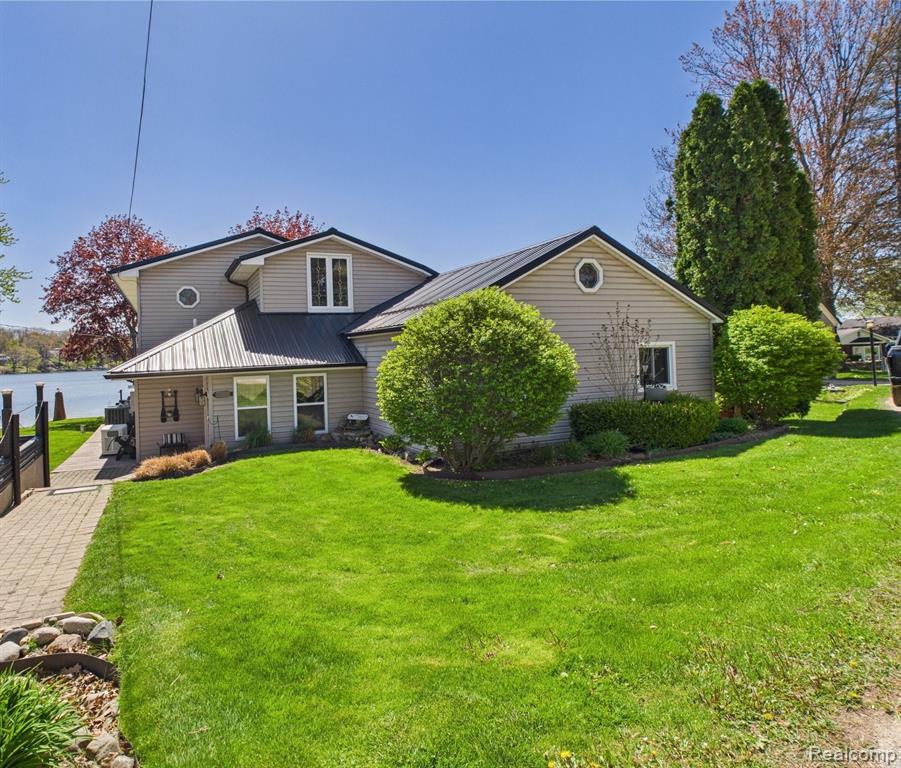 480 PENINSULA Drive, Columbiaville, MI 48421 — front exterior