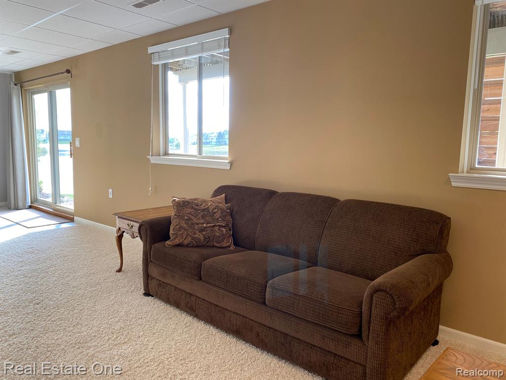 906 W PENINSULA, Oxford, MI 48371 — Photo 26